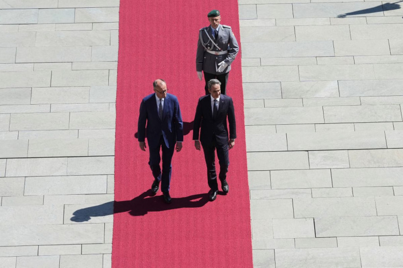 Μητσοτάκης Μερτς