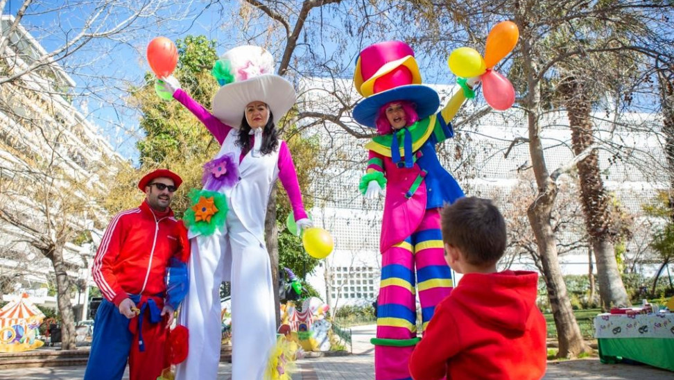 Τελευταία Κυριακή της Αποκριάς στη Αθήνα με παρέλαση στο κέντρο της πόλης