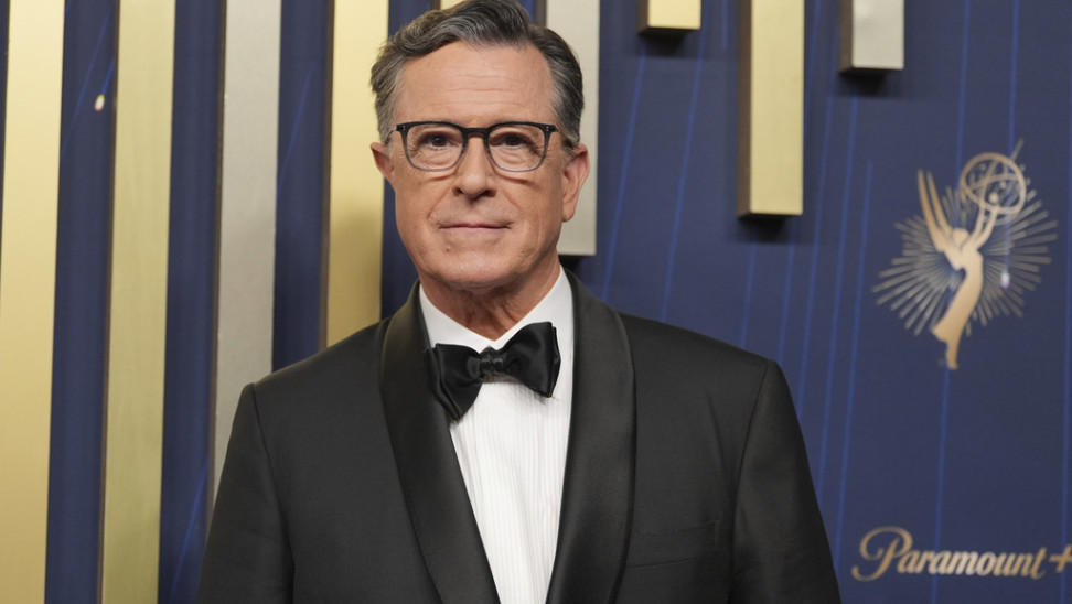 Ο Στίβεν Κόλμπερτ κατηγορεί το CBS πως ακύρωσε συνέντευξη με Δημοκρατικό βουλευτή