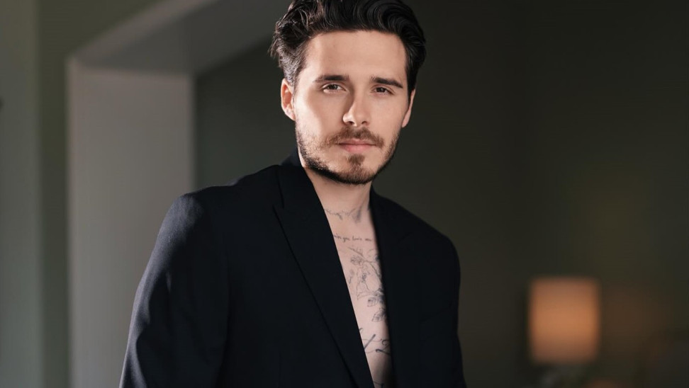 Μπρούκλιν Μπέκαμ: «Έσβησε» το τατουάζ του πατέρα του και λέει όχι στη συμφιλίωση…