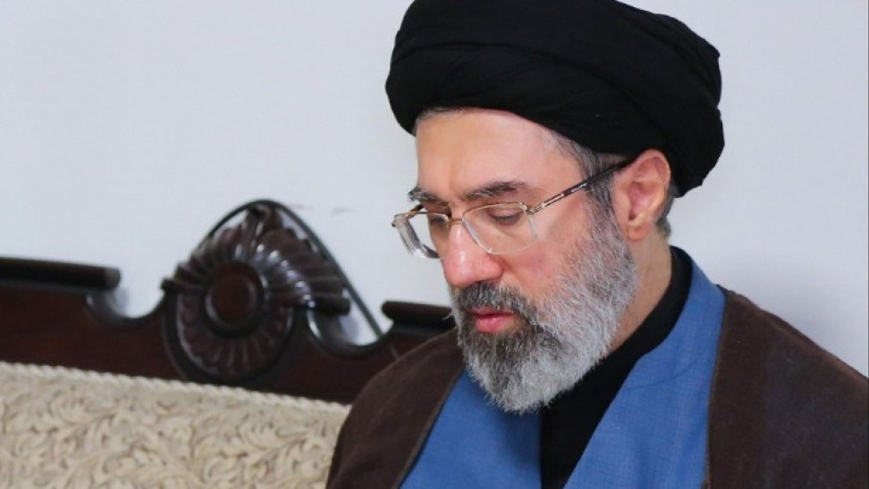 Μοτζτάμπα Χαμενεΐ: Ο ηγέτης του Ιράν που μπήκε στο στόχαστρο ΗΠΑ και Ισραήλ πριν ακόμα επιλεγεί