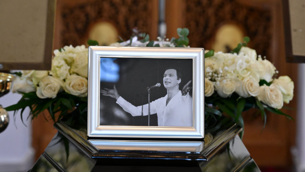 Σε κλίμα συγκίνησης το τελευταίο «αντίο» στον Γιώργο Μαρίνο (Εικόνες, βίντεο)