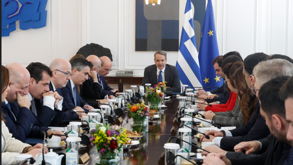 Σε φορτισμένη ατμόσφαιρα το τελευταίο υπουργικό συμβούλιο πριν το καλοκαίρι - Ο οδικός χάρτης της κυβέρνησης μέχρι τις εξαγγελίες της ΔΕΘ
