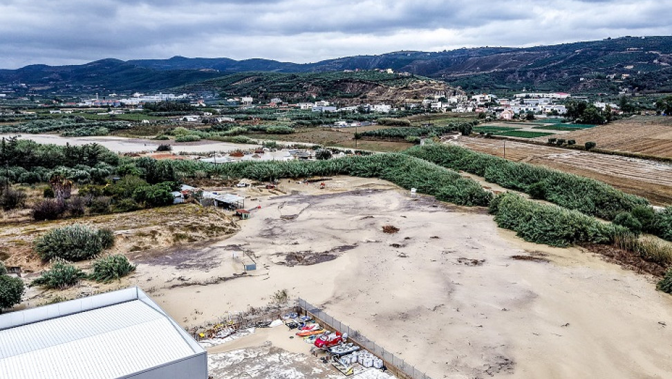 Κακοκαιρία στην Κρήτη: Ένας νεκρός, 255 κλήσεις στην Πυροσβεστική – Υπερχείλισε ο Δρακουλιάρης