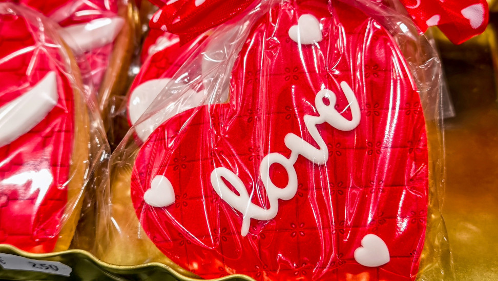 Τι δώρα επιλέγουν οι Έλληνες για την ημέρα του Αγίου Βαλεντίνου