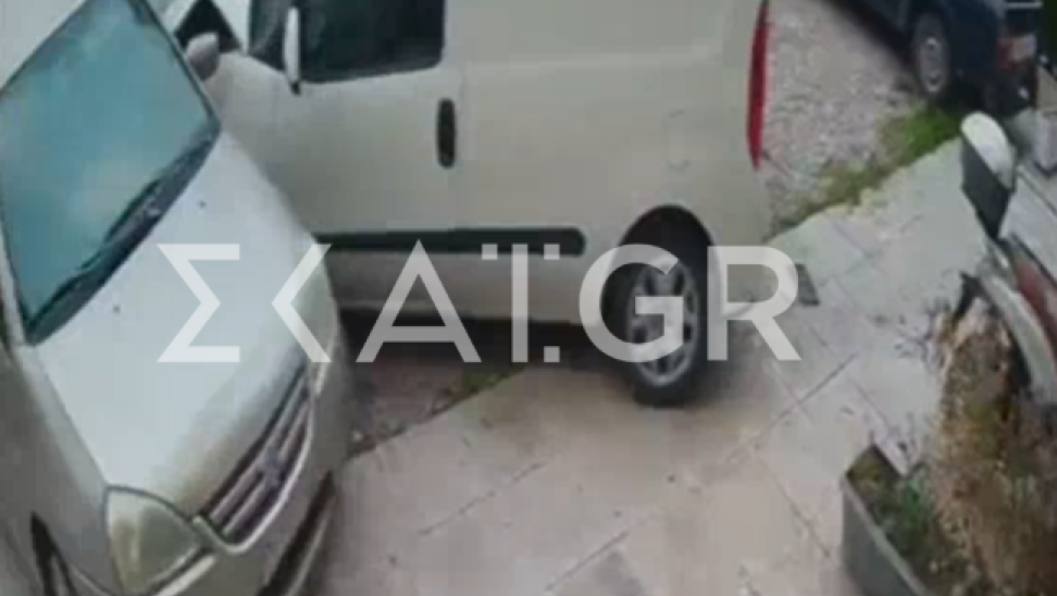 Τρόμος στο Αιγάλεω: Φορτηγό «θέρισε» σταθμευμένα αυτοκίνητα στη Θηβών – Δείτε το βίντεο ντοκουμέντο