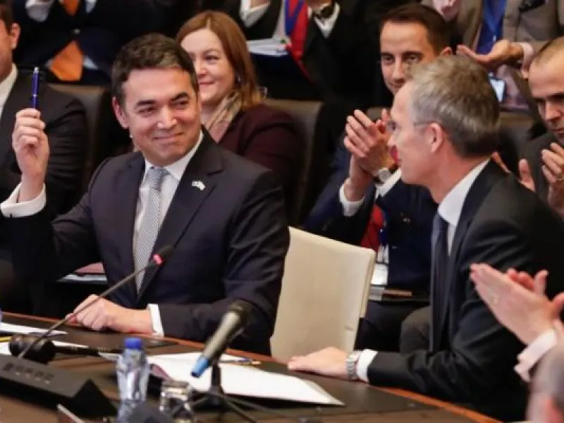 ΠΓΔΜ: Η Αθήνα μπλόκαρε τη χρήση του όρου «μακεδονική γλώσσα» για μια ημέρα