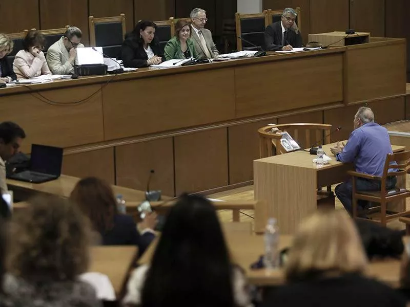 Αλληλοκατηγορίες μεταξύ κατηγορουμένων 