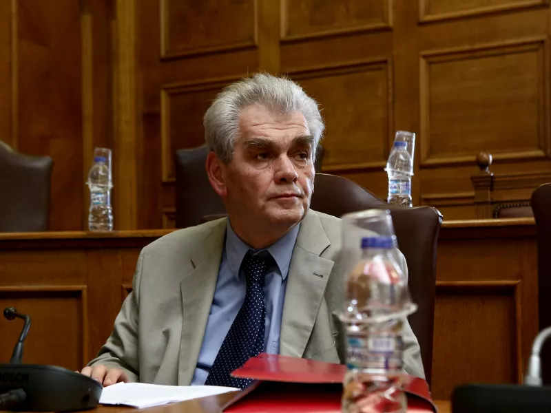 Πολιτικά αποστήματα και έρευνες της Βουλής