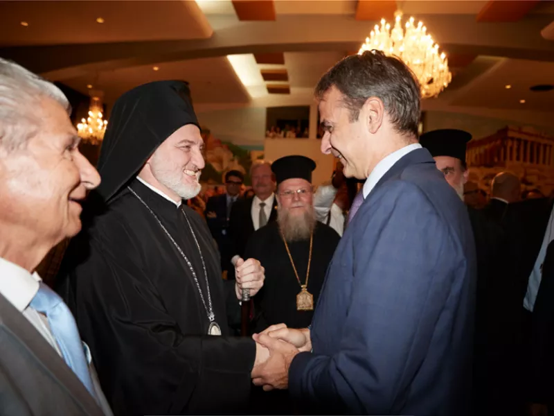 Μητσοτάκης από Αστόρια: Το 2023 επιτέλους θα ψηφίσετε στον τόπο διαμονής σας
