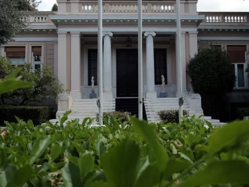 Φρένο στον «συνδικαλισμό» υπουργών και βουλευτών