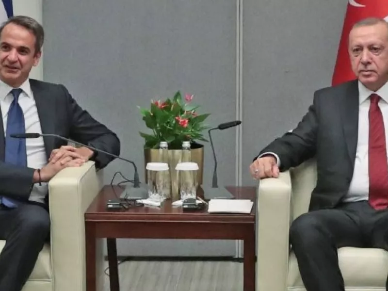 Κυβερνητικές πηγές: Ζητάμε «ένα ευρύτερο πλαίσιο κυρώσεων απέναντι στην Τουρκία»