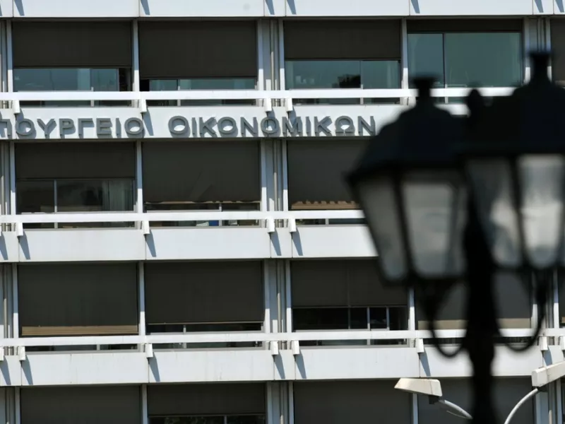 Η «παγίδα» των τεκμηρίων: Ποιές αλλαγές προωθεί το υπουργείο Οικονομικών 