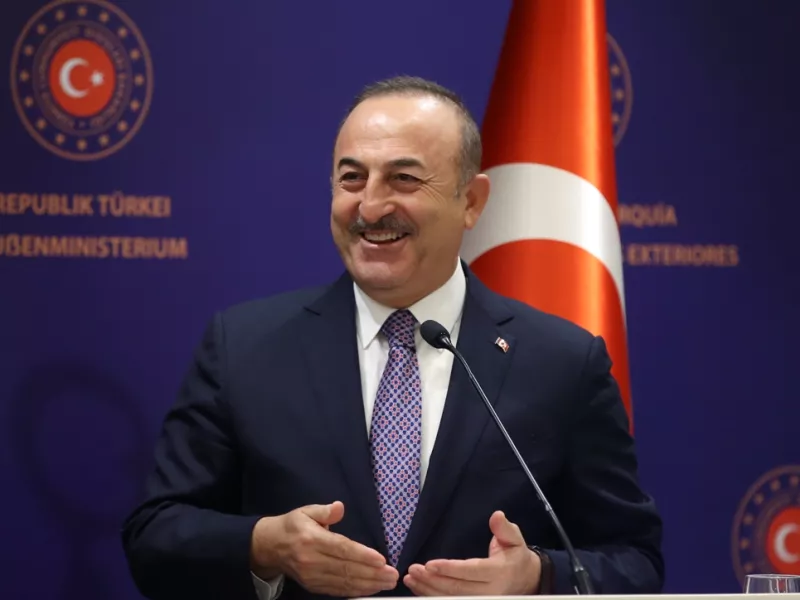 Τσαβούσογλου: Αδαής ο Μπάιντεν, μόνο το τουρκικό έθνος μπορεί να αλλάξει τον ηγέτη του