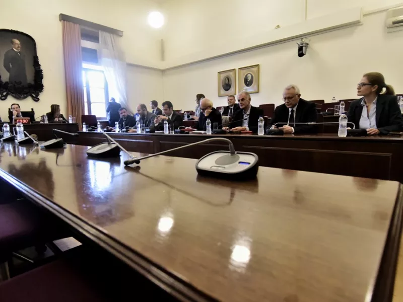 Δεν βρέθηκε ο «Σαράφης» - Αποχώρησαν από τη ΓΑΔΑ οι βουλευτές