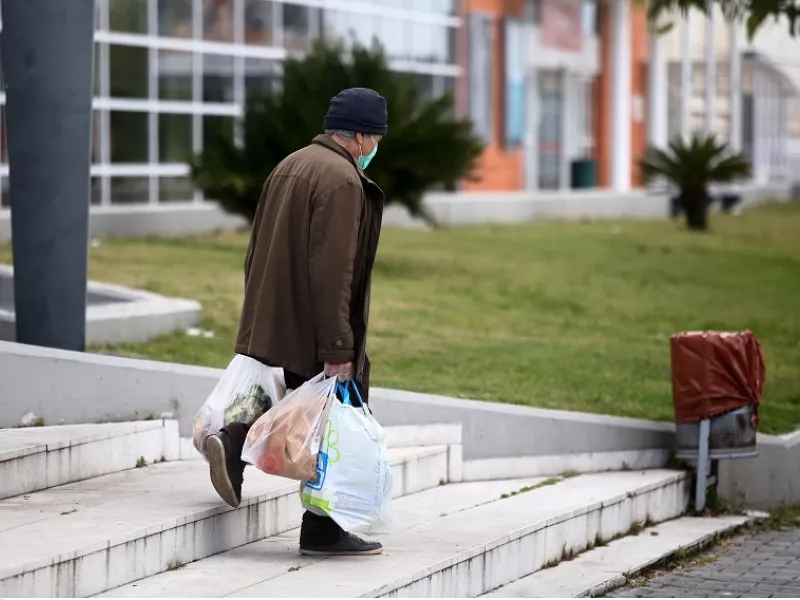 Συντάξεις Μαΐου 2022: Ανατροπή στις ημερομηνίες - Οι «τυχεροί» που θα πληρωθούν 14 Απριλίου