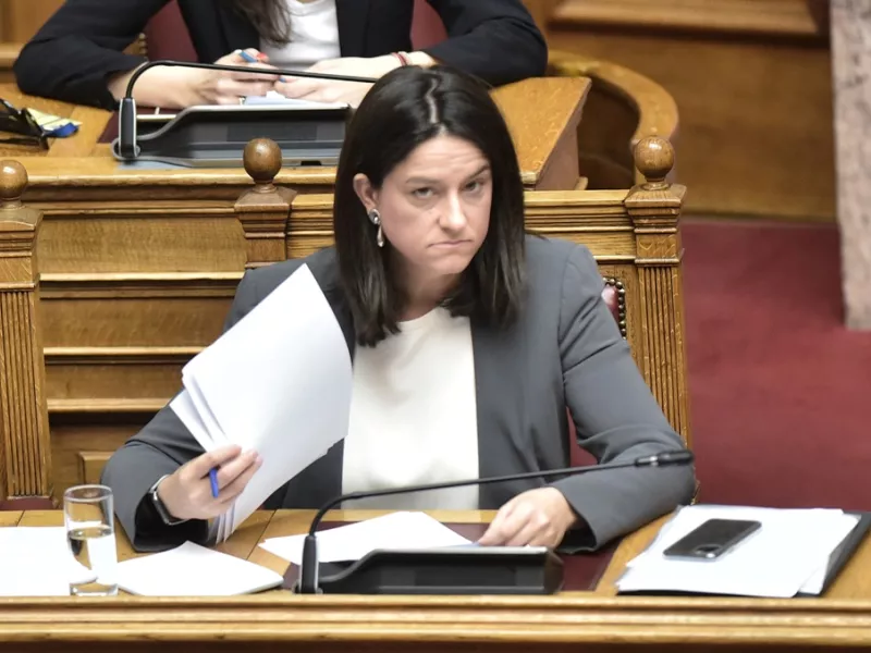 Κεραμέως σε ΣΚΑΪ: Υπό συζήτηση το από ποια τάξη θα φορούν τα παιδιά μάσκες