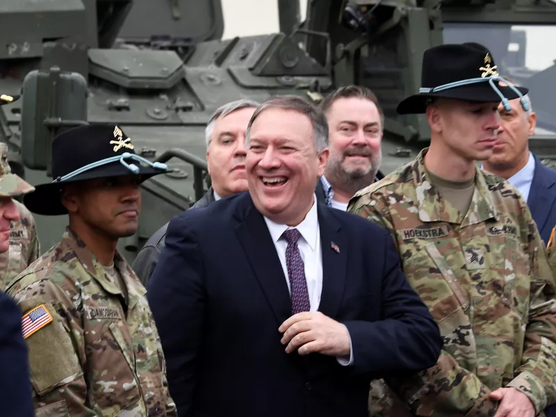 Τραμπ κατά Μέρκελ: Οι ΗΠΑ θα απομακρύνουν 11.800 στρατιώτες από τη Γερμανία!