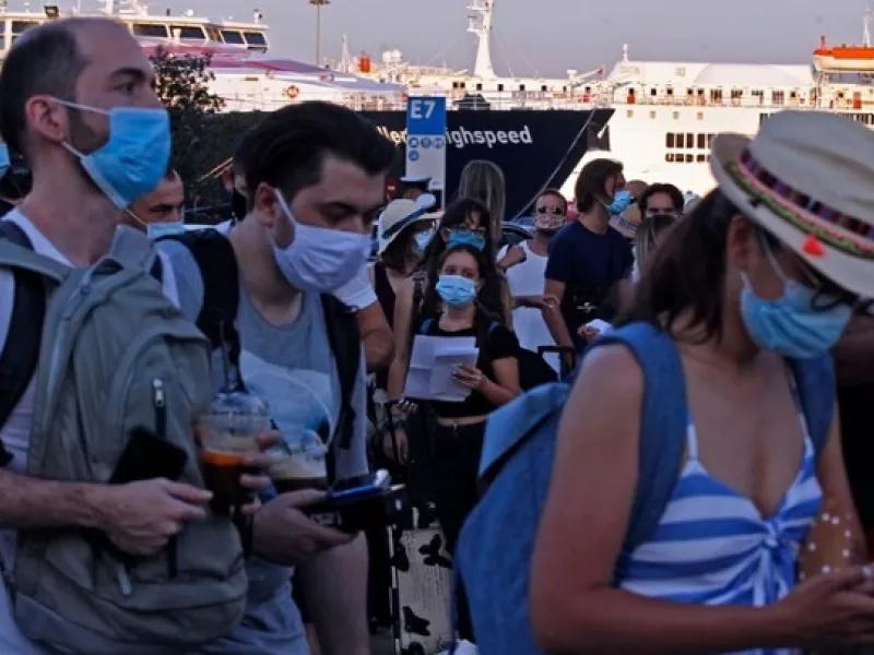 Σε εφαρμογή τα νέα μέτρα για τον κορωνοϊό – «Κλειδί» κατά της διασποράς η χρήση μάσκας