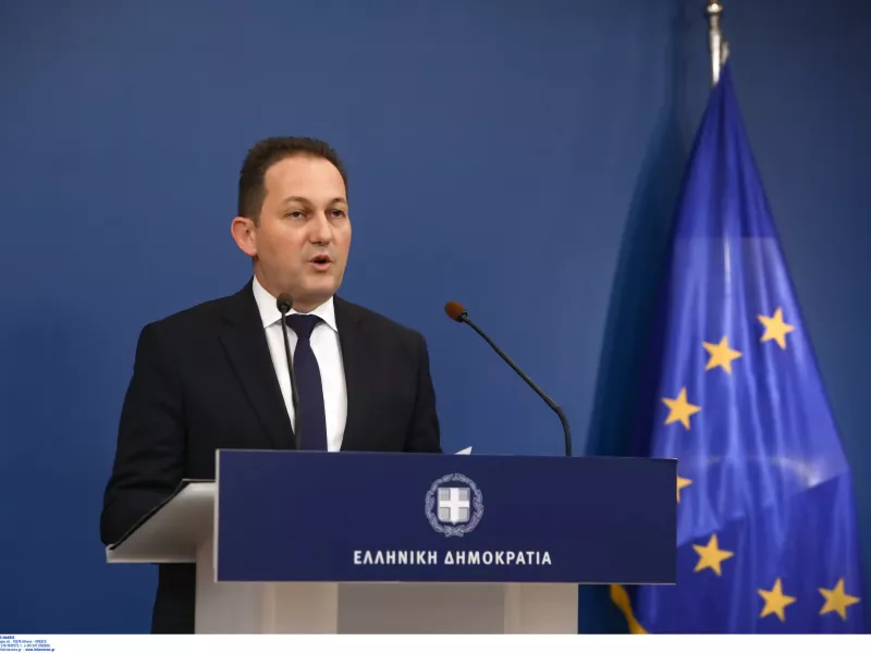 Πέτσας για Τουρκία: Έμπρακτη αποκλιμάκωση ή κυρώσεις