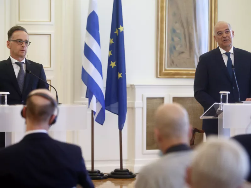Deutsche Welle: Συνάντηση Δένδια - Τσαβούσογλου θέλει το Βερολίνο