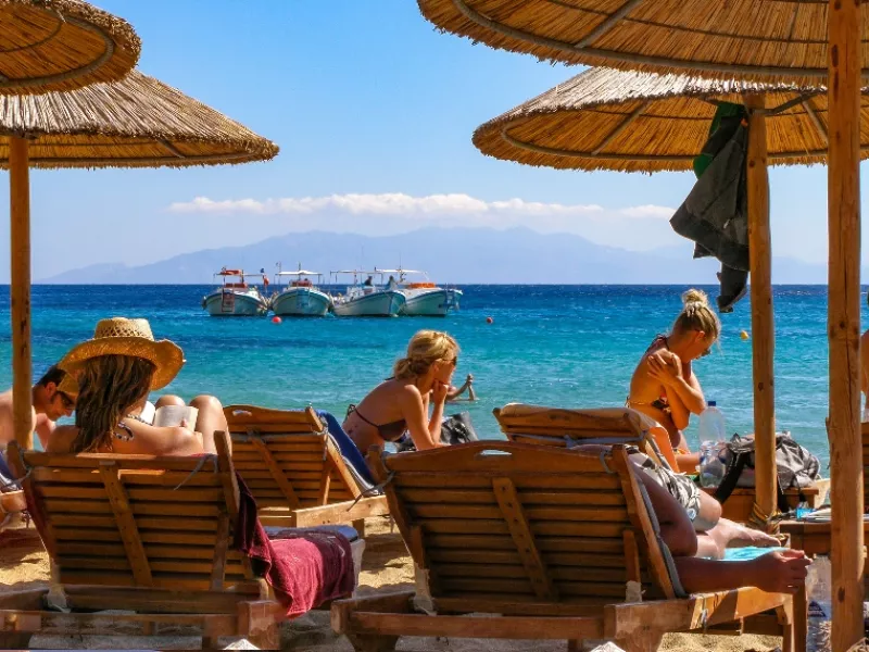 Κορωνοϊός: Επτά θετικά κρούσματα στο μπαρ της Μυκόνου 