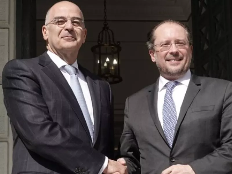 Τηλεφωνική επικοινωνία Δένδια με τον υπουργό Εξωτερικών της Αυστρίας για τη Μόρια