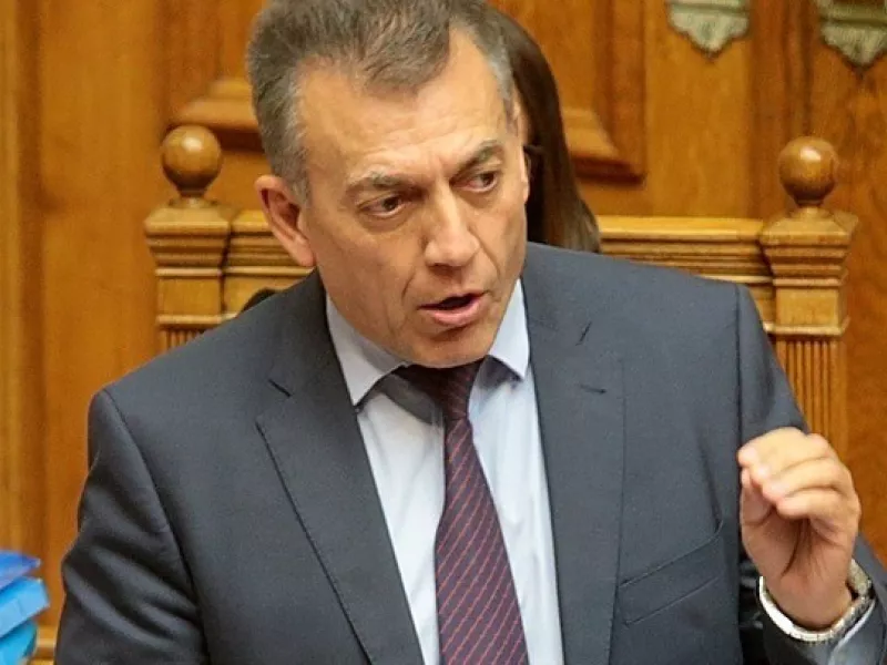 Γιάννης Βρούτσης