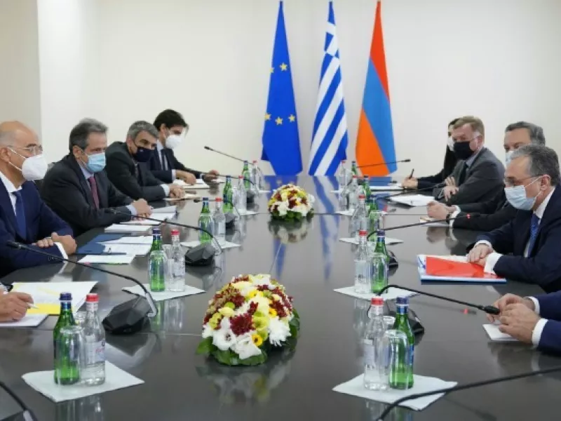 Δένδιας στην Αρμενία: Η Τουρκία πρέπει να κριθεί από τις πράξεις της