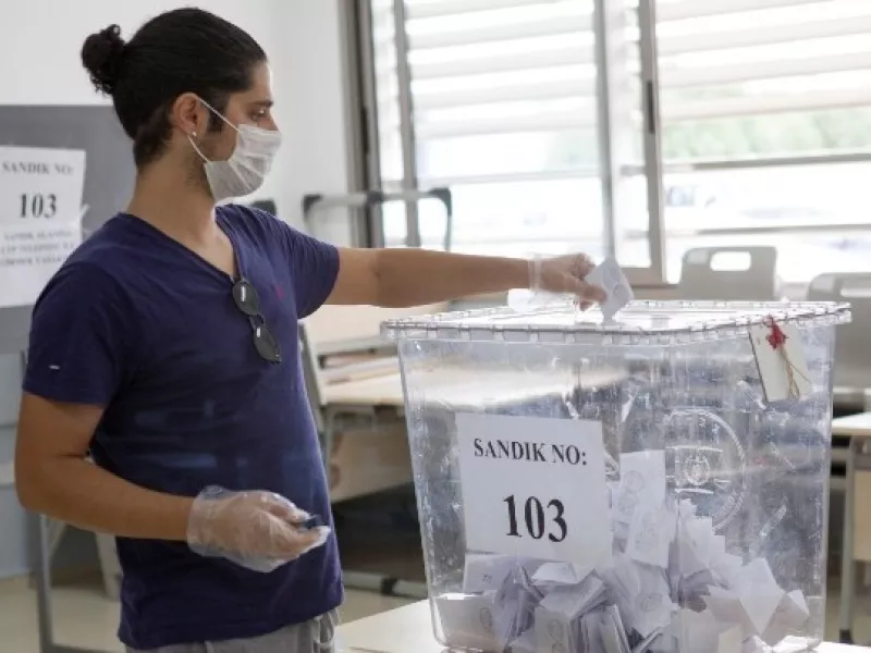 Μονομαχία Ακιντζί - Τατάρ: Δεύτερος γύρος των «εκλογών» στα κατεχόμενα