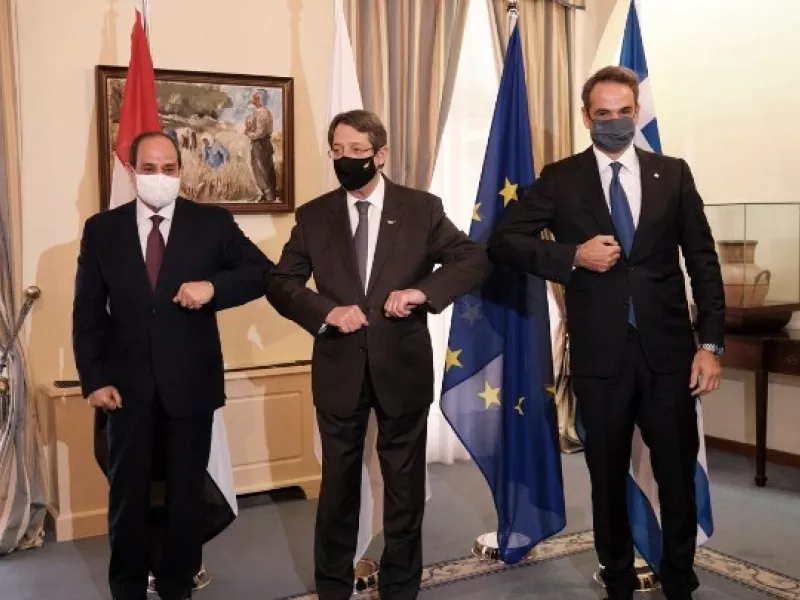 Μητσοτάκης σε Σίσι-Αναστασιάδη: Γιατί ζήτησα το ευρωπαϊκό εμπάργκο όπλων στην Τουρκία  