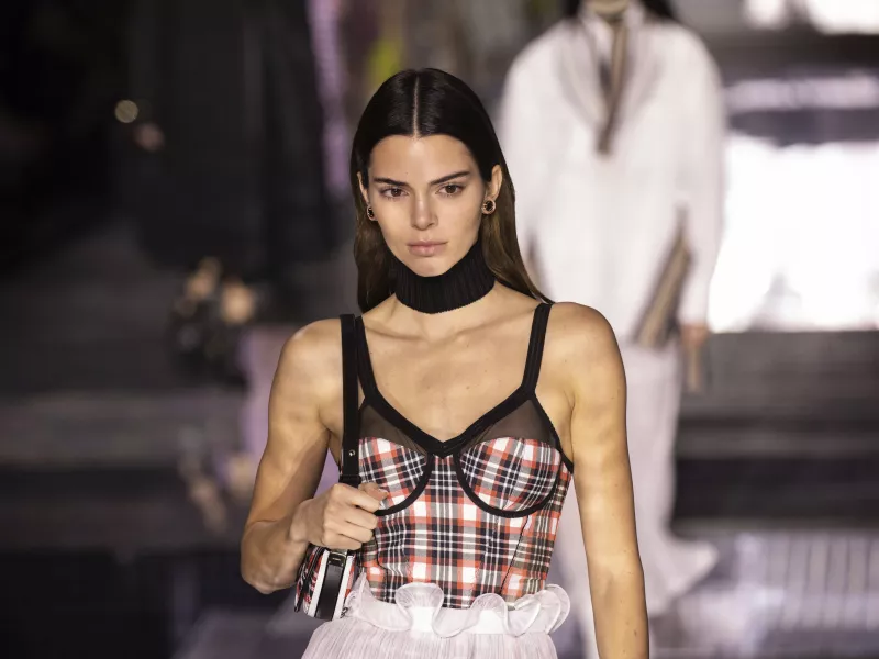 H Kendall Jenner στην πασαρέλα