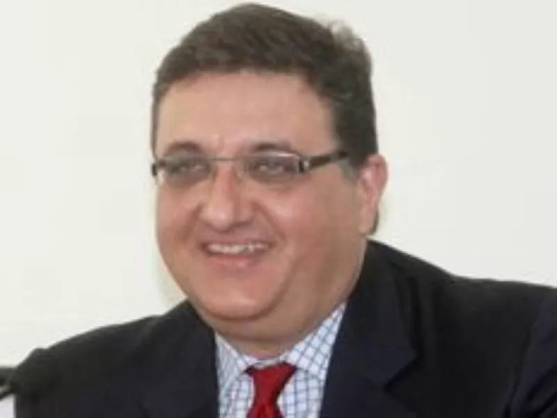 Εξαδάκτυλος-ΣΚΑΪ 100.3: Να διορθωθεί η απόφαση απαγόρευσης διαπεριφερειακής μετακίνησης σε ιδιώτη γιατρό