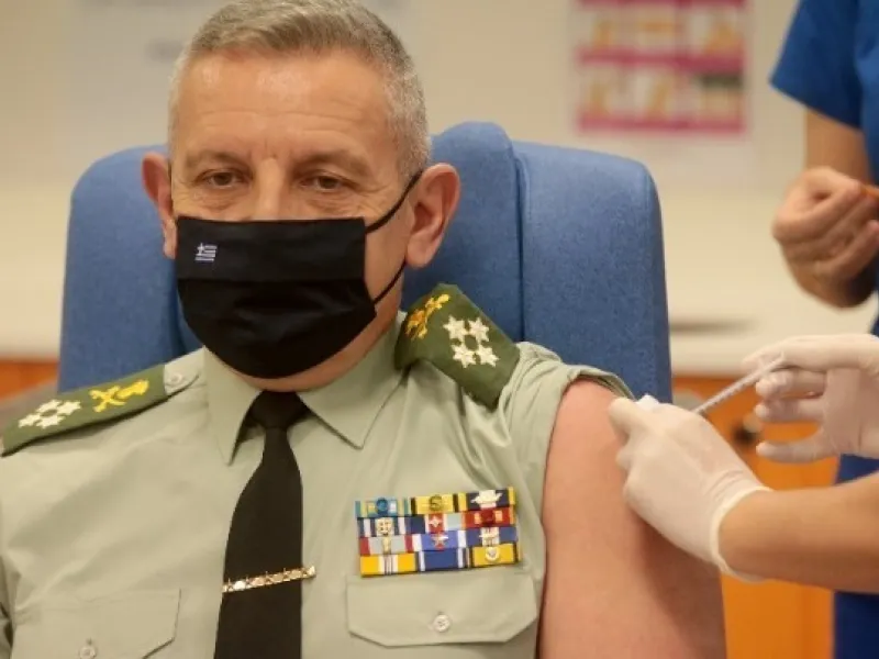 Aρχηγός ΓΕΕΘΑ για εμβολιασμούς: Συναισθανόμαστε τη βαρύτητα της αποστολής που αναλαμβάνουμε