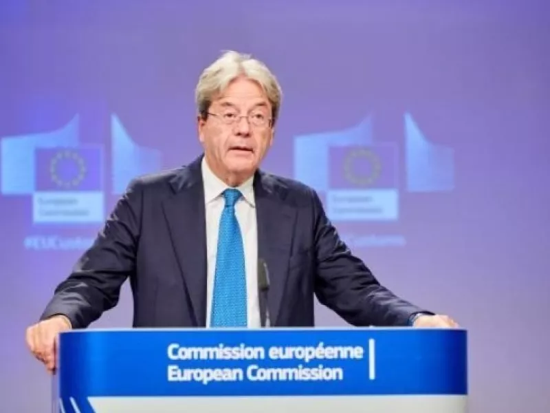 Συστάσεις Τζεντιλόνι προς Ελλάδα: Προσοχή στο χρέος - Περιορίστε τις εθνικά χρηματοδοτούμενες δαπάνες