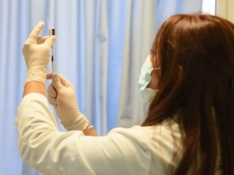 Εμβόλια Pfizer/Moderna: Πόσο προστατεύουν έναντι νοσηλείας και θανάτου - Νέα μελέτη