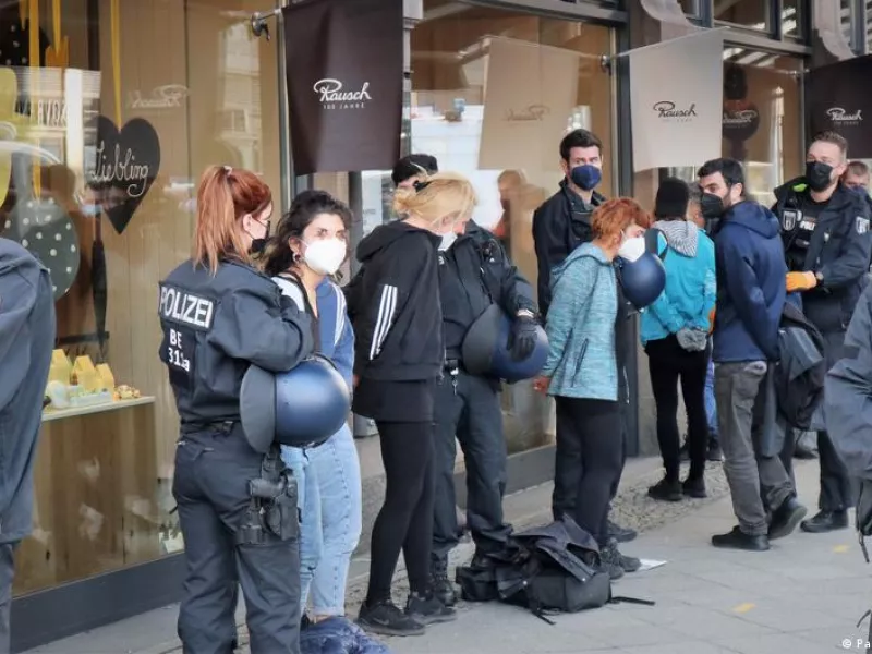 Γερμανία: Κατάληψη του ελληνικού προξενείου στο Βερολίνο για Κουφοντίνα