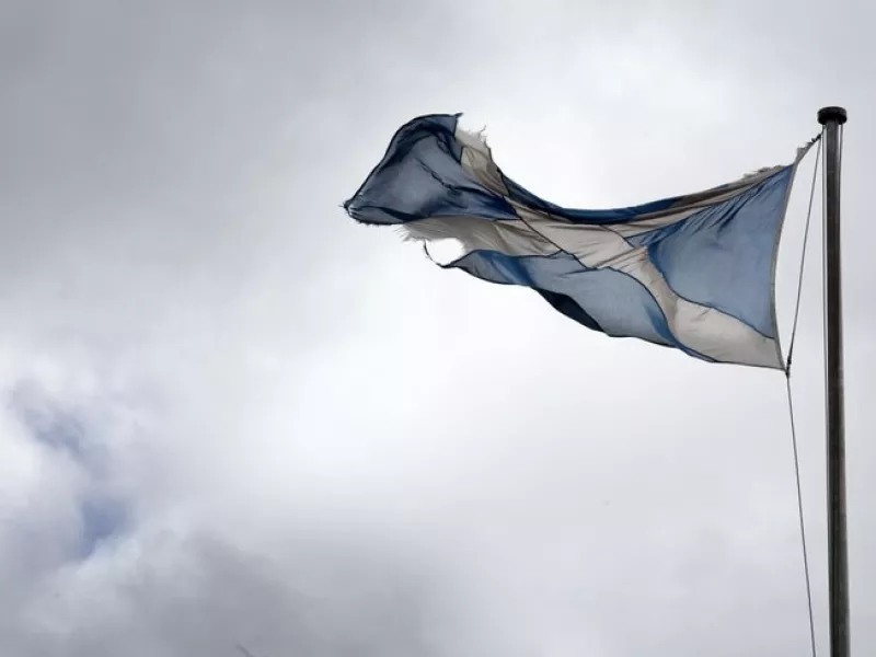 Ακόμα τρία κρούσματα της Όμικρον στη Σκωτία - Σε ισχύ τα νέα μέτρα στην Αγγλία