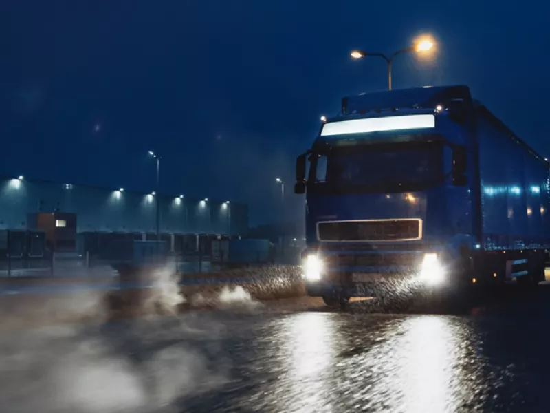 Μόνο με αλυσίδες επιτρέπεται η κίνηση των οχημάτων από Αθήνα προς Λαμία