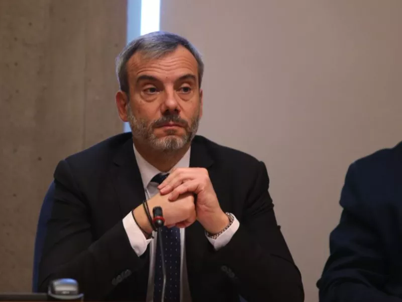 Δήμαρχος Θεσσαλονίκης: Έκκληση για άνοιγμα του λιανεμπορίου 
