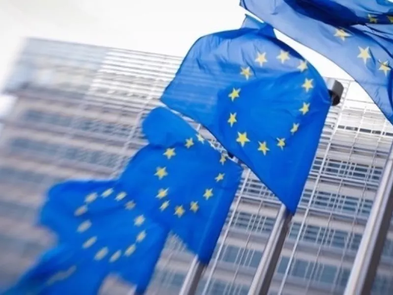Η ΕΕ ανοίγει τα σύνορά της στους πλήρως εμβολιασμένους