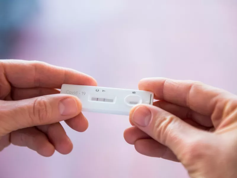 Κορωνοϊός: Πάνω από 113.000.000 δωρεάν self test έχουν διανεμηθεί από την ΗΔΙΚΑ 
