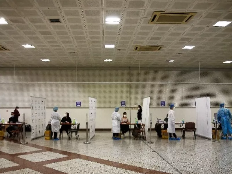 Κοντά στα 5 εκατ. οι συνολικοί εμβολιασμοί το Σάββατο - Τη Δευτέρα σπάμε το «φράγμα» των 5 εκατ. (infogr)