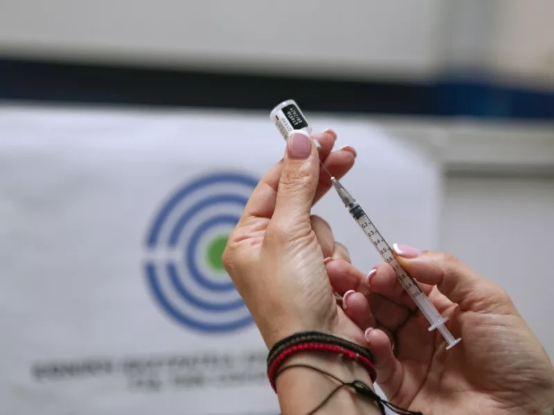 Διεθνή ΜΜΕ: Το παράδειγμα της Ελλάδας για τον υποχρεωτικό εμβολιασμό ακολουθούν Αυστρία και Ιταλία