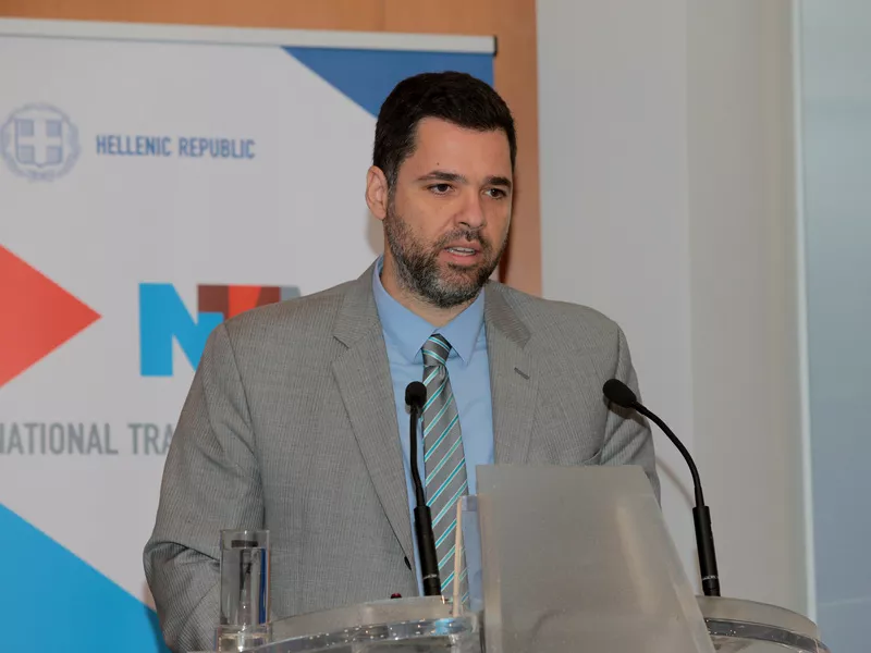 Κοντογεώργης: Εξετάζεται να καταστεί υποχρεωτική η τρίτη δόση για τους άνω των 65