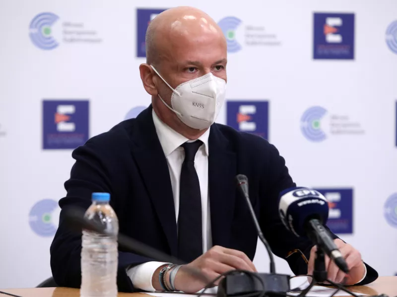 «Καμπανάκι» Ρέτσου για νησιά με χαμηλό επίπεδο εμβολιασμού – Κίνδυνος για την τουριστική σεζόν