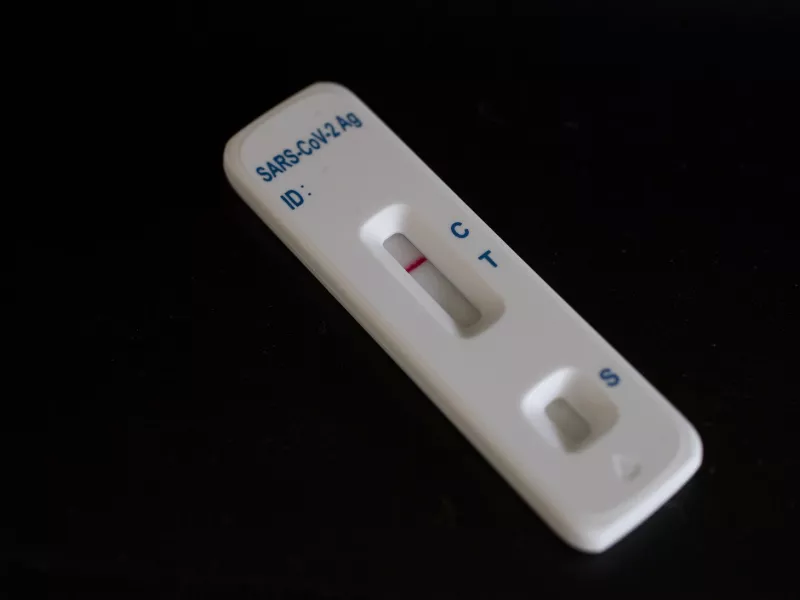 Διχασμένοι οι φαρμακοποιοί για τα self test - Νέα συνάντηση στο υπουργείο Εργασίας