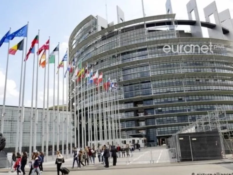Tαξιδιωτικά πρακτορεία δεσμεύονται σε επιστροφή χρημάτων για ματαιώσεις πτήσεων