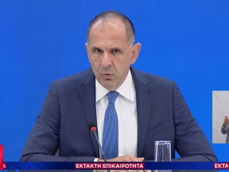 Γεραπετρίτης: Πώς θα λειτουργούν αμιγείς και μεικτοί χώροι – Σήμανση στην είσοδο, πρόστιμα