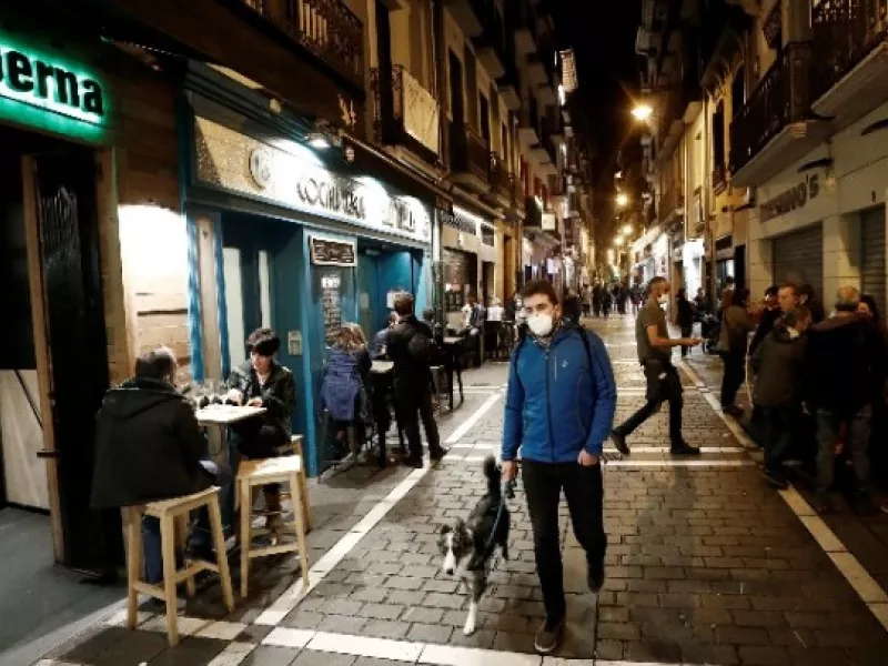 Η Καταλονία καταργεί το υγειονομικό πάσο